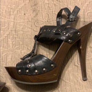 Jessica Simpson wooden and leather heel